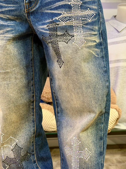 denim slavato con applicazione croce strass