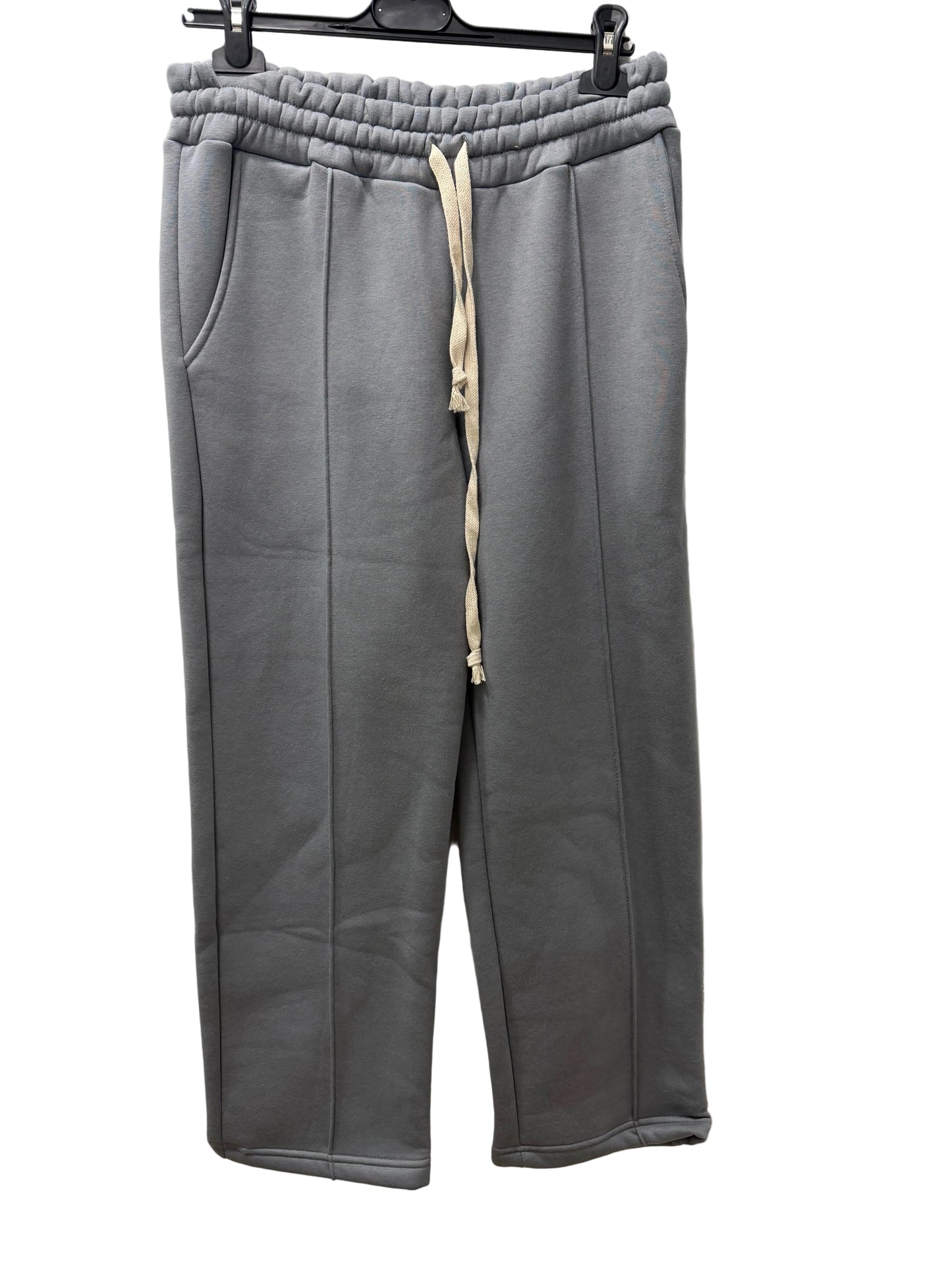 Pantaloni baggy