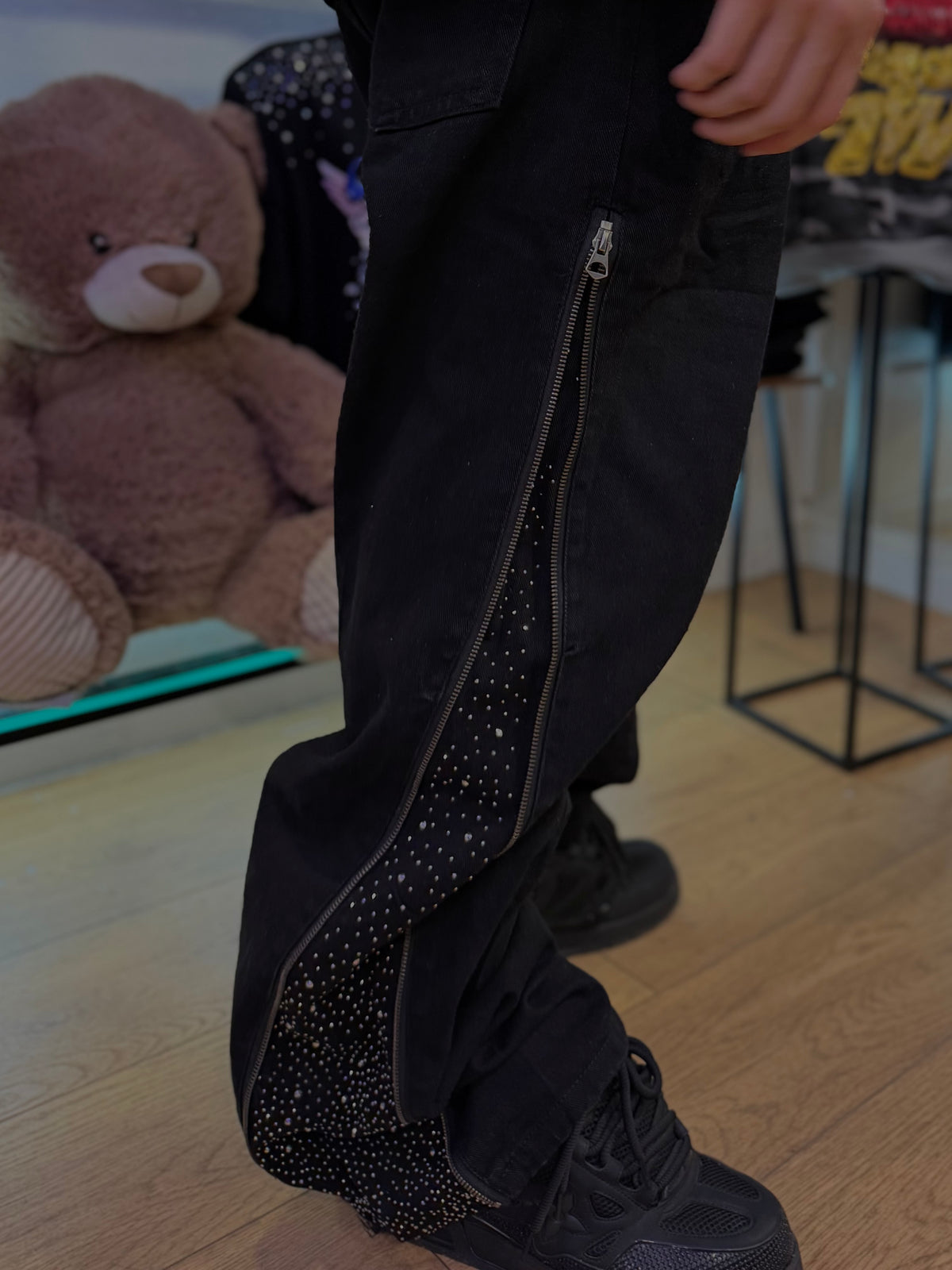 Jeans Nero con Zip apribile e Strass