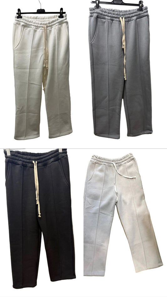 Pantaloni baggy